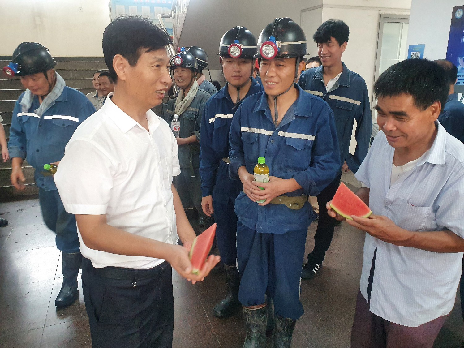 集团开展“心系职工  夏送清凉” 慰问活动